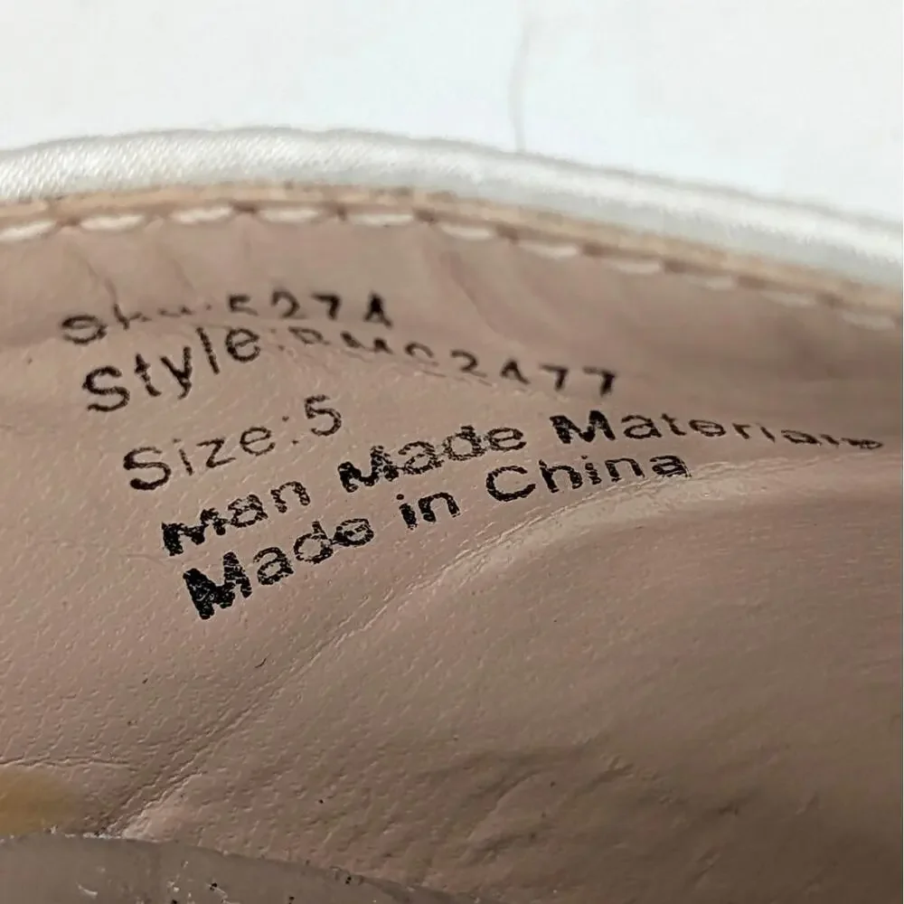 Badgley Mischka Slip-On Heel Dress Shoes Girls' White Satin Size US5